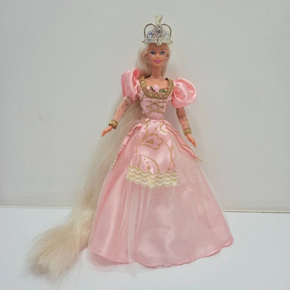 Vintage 1997 RAPUNZEL Barbie Doll Mattel Long Hair Pink Gown #17646 Gold Crown